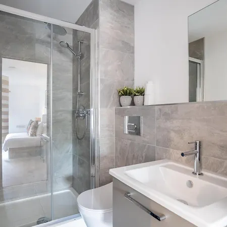 42 Gate - Gym Included Apartman