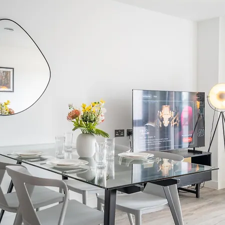 42 Gate - Gym Included Apartman York