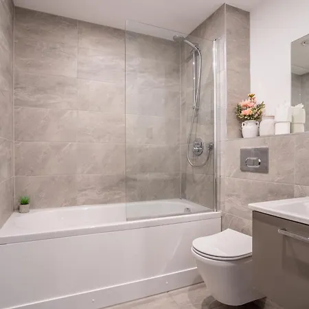 42 Gate - Gym Included Apartman York