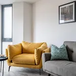 42 Gate - Gym Included *