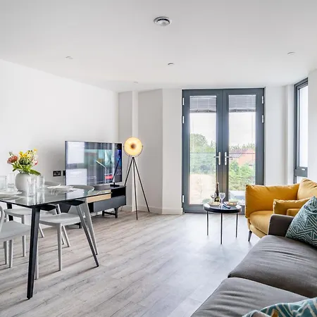 42 Gate - Gym Included York