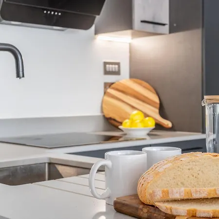 42 Gate - Gym Included