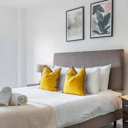 42 Gate - Gym Included York