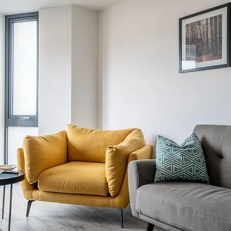 42 Gate - Gym Included *